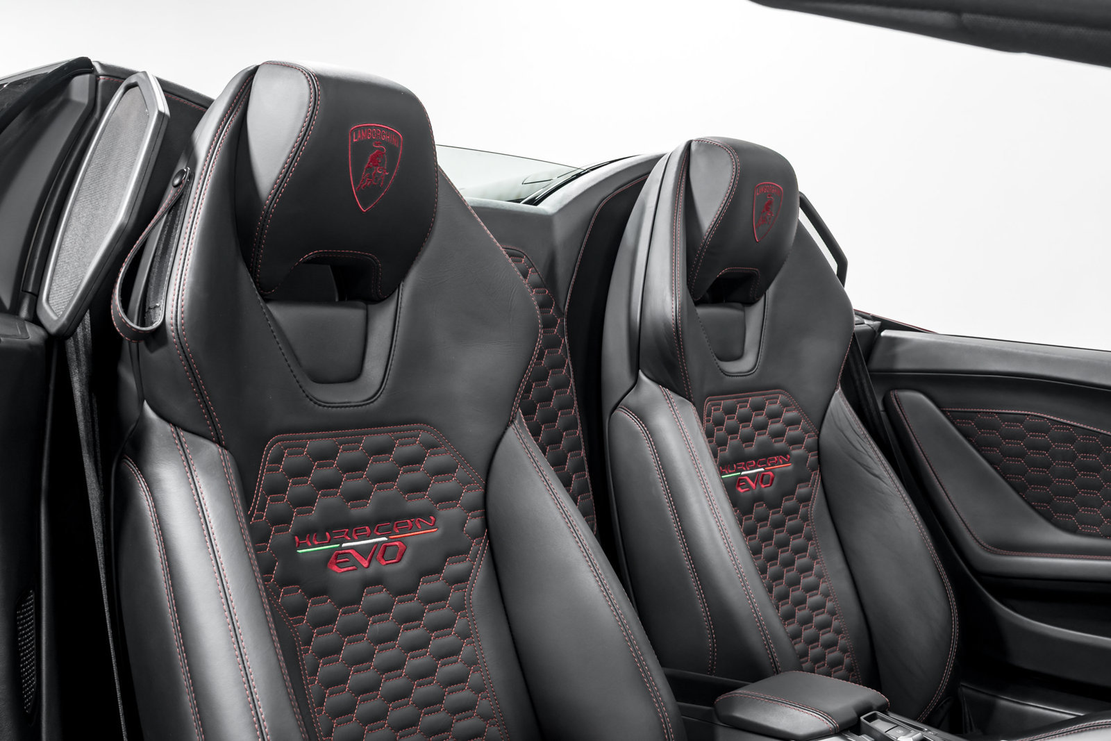 Used 2022 Lamborghini Huracan EVO RWD image 33