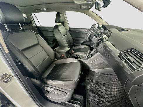 Used 2020 Volkswagen Tiguan SE w/ Panoramic Sunroof Package FWD image 30