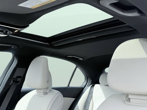 Used 2025 Mercedes-Benz C 300 Sedan image 27