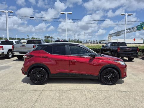Used 2023 Nissan Kicks SV FWD image 12