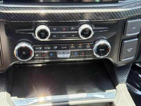 New 2026 Ford F250 Lariat w/ Black Appearance Package AWD/4WD image 39