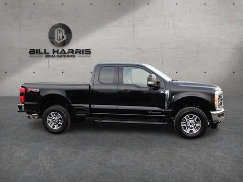 Used 2023 Ford F350 Lariat w/ FX4 Off-Road Package image 4