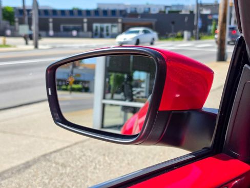 Used 2018 Volkswagen Beetle 2.0T SE FWD image 22