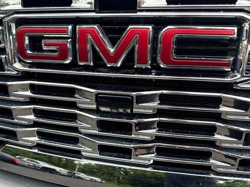 Used 2024 GMC Sierra 2500 Denali w/ Denali Reserve Package AWD/4WD image 13