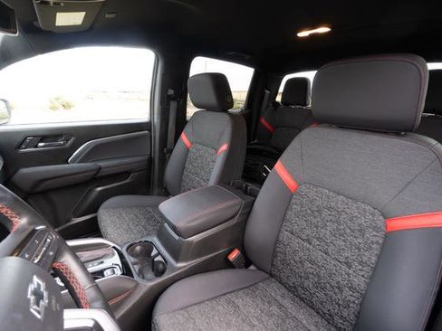 Used 2024 Chevrolet Colorado Z71 w/ Z71 Convenience Package 2 image 22