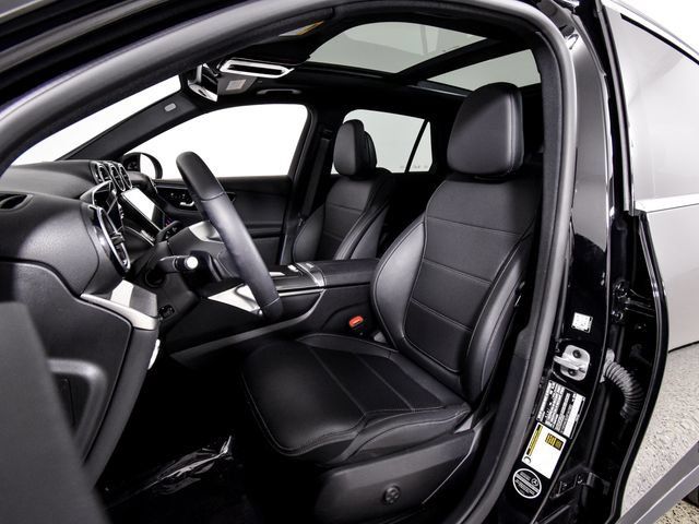 Certified 2025 Mercedes-Benz GLC 300 image 4