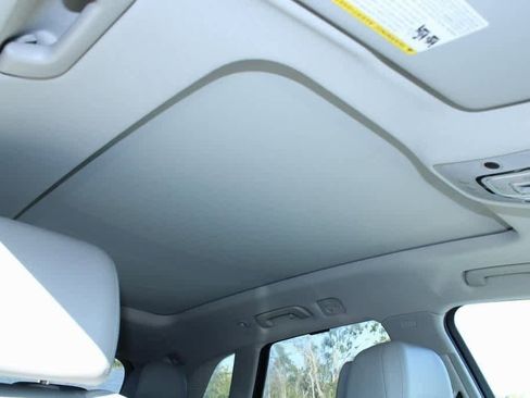 Used 2018 Audi Q5 2.0T Premium Plus w/ Premium Plus Package image 9