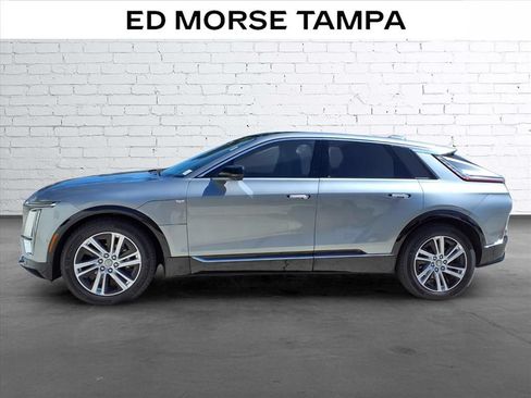 Used 2024 Cadillac Lyriq Luxury RWD image 2