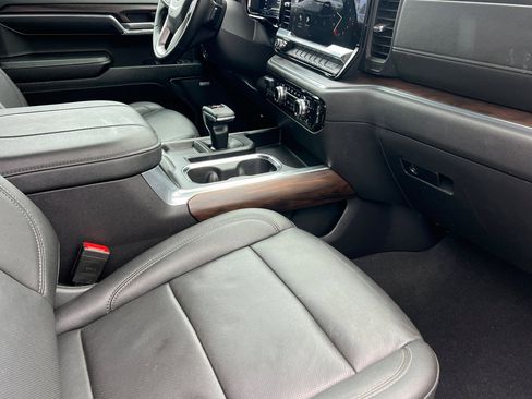 Used 2024 GMC Sierra 1500 SLT w/ SLT Premium Plus Package image 19