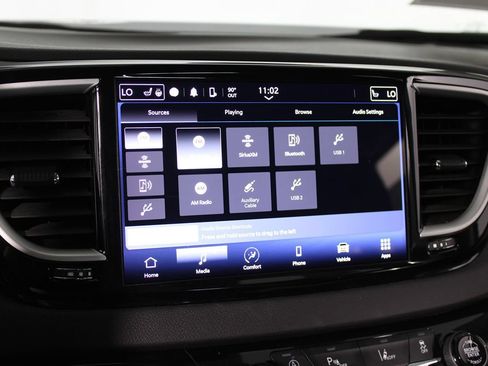 Used 2024 Chrysler Pacifica Touring-L FWD image 23