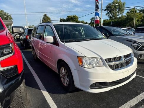 Used 2014 Dodge Grand Caravan SXT FWD image 3