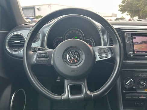 Used 2018 Volkswagen Beetle 2.0T S image 19