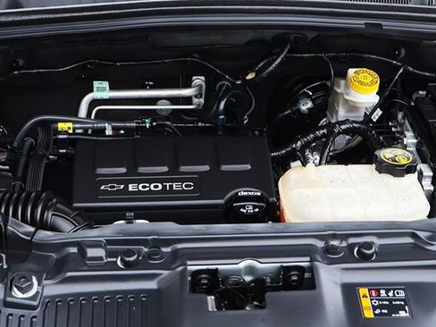 Used 2020 Chevrolet Trax LT w/ LT Convenience Package image 58