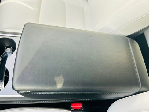 Used 2021 Tesla Model Y Performance image 27