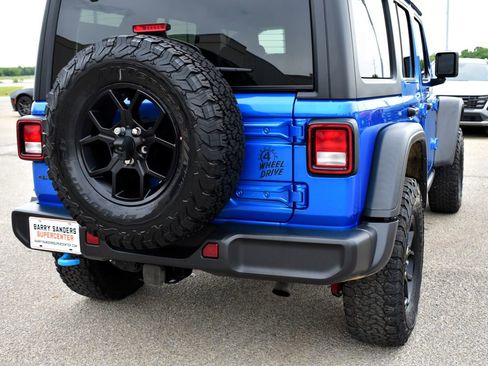 Used 2024 Jeep Wrangler Unlimited AWD/4WD image 11