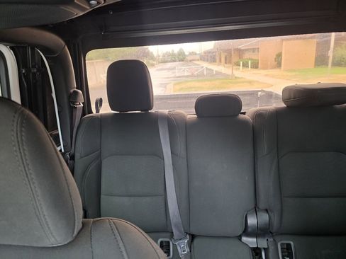 Used 2020 Jeep Gladiator Sport w/ Quick Order Package 24S image 22