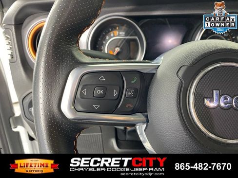 Used 2023 Jeep Gladiator Mojave w/ Cold Weather Group AWD/4WD image 14
