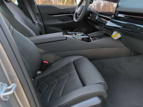 Used 2026 BMW 530i xDrive AWD/4WD image 20