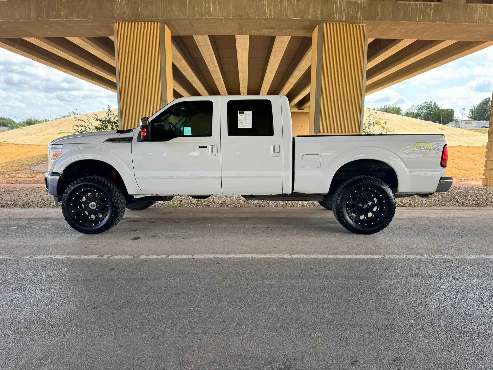 Used 2012 Ford F350 Lariat w/ Lariat Ultimate Pkg AWD/4WD image 6