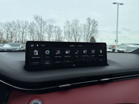 Used 2025 Genesis GV70 3.5T Sport image 33