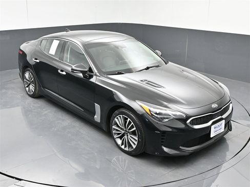 Used 2019 Kia Stinger Premium image 22