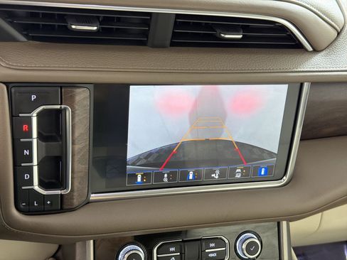 Used 2024 GMC Yukon Denali AWD/4WD image 19