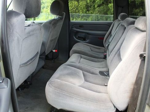 Used 2006 GMC Sierra 2500 SLE w/ Heavy-Duty Power Package image 18