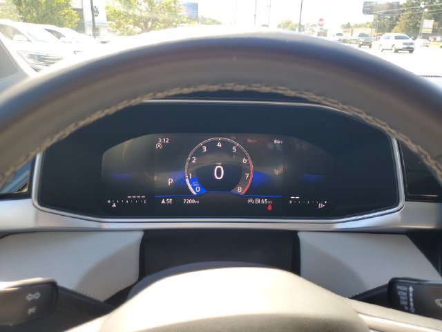 Certified 2025 Volkswagen Taos SE w/ Panoramic Sunroof Package FWD image 31