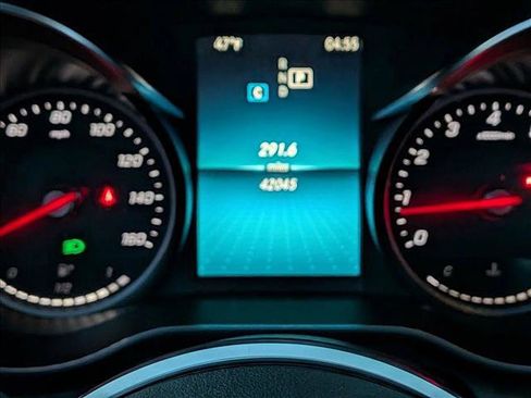 Used 2019 Mercedes-Benz C 300 4MATIC Sedan image 9