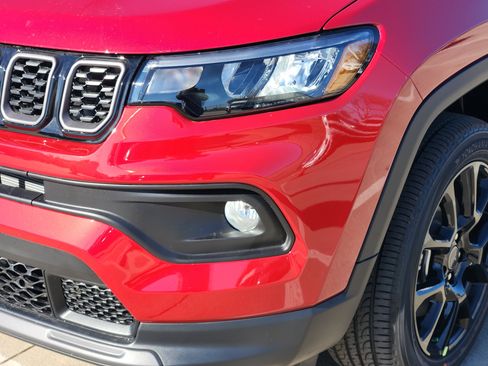 New 2026 Jeep Compass Latitude image 6