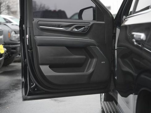 Used 2021 GMC Yukon Denali w/ Denali Premium Package image 32