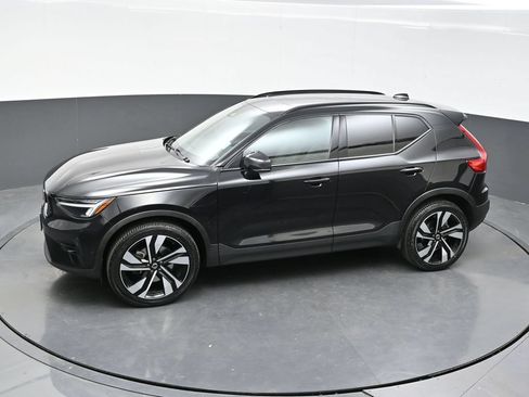 Used 2024 Volvo XC40 B5 Plus w/ Protection Package Premier AWD/4WD image 34
