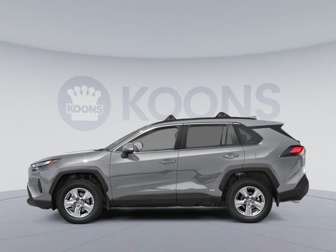 Used 2025 Toyota RAV4 XLE w/ Weather Package AWD/4WD image 4