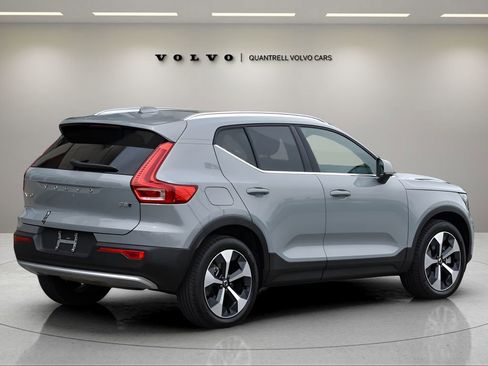Certified 2025 Volvo XC40 B5 Core w/ Protection Package Premier image 4