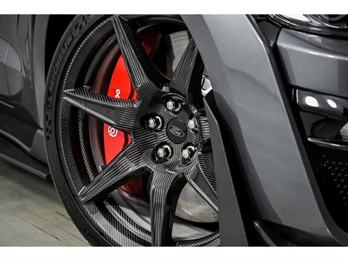 Used 2022 Ford Mustang Shelby GT500 w/ Carbon Fiber Track Pack RWD image 3