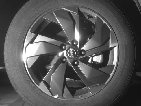 Used 2025 Nissan Rogue SV FWD image 13