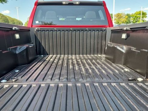 Used 2026 Toyota Tacoma SR5 AWD/4WD image 17