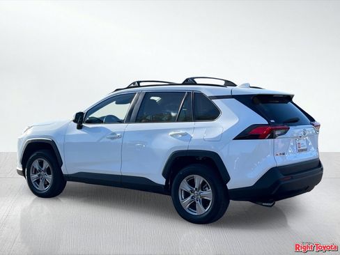 Certified 2022 Toyota RAV4 XLE w/ Convenience Package AWD/4WD image 5