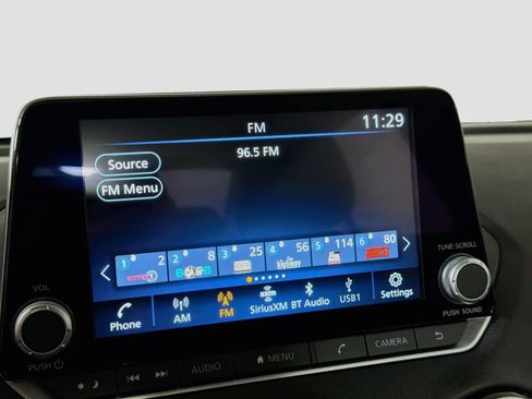 Used 2025 Nissan Sentra SV FWD image 21