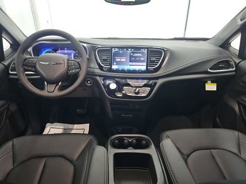 New 2026 Chrysler Pacifica Select w/ S Appearance Package image 37