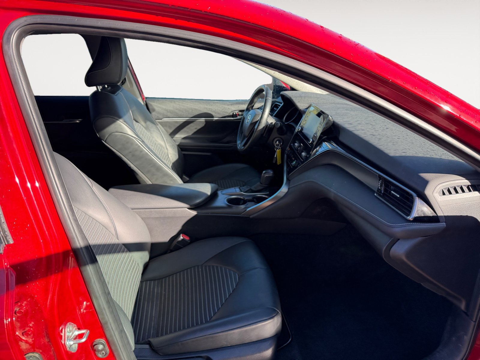 Used 2023 Toyota Camry SE FWD image 15
