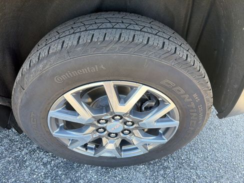 Used 2023 GMC Acadia SLT w/ Technology Package image 23