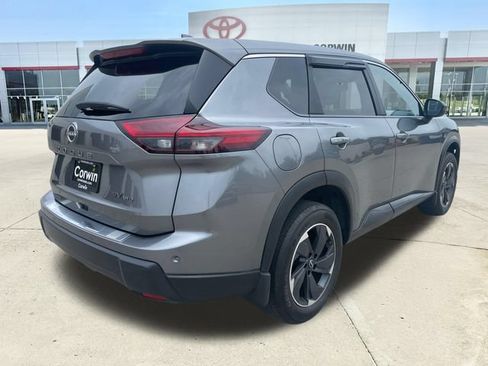 Used 2024 Nissan Rogue SV AWD/4WD image 5