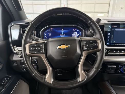 Used 2024 Chevrolet Silverado 2500 High Country w/ Technology Package AWD/4WD image 34