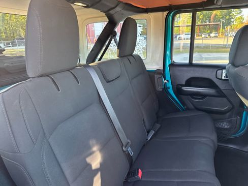 Used 2020 Jeep Wrangler Unlimited Sahara w/ Uconnect 4C Nav & Sound Group image 19