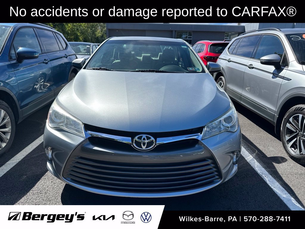 Used 2015 Toyota Camry LE FWD image 2