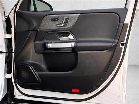 Used 2020 Mercedes-Benz GLB 250 image 19