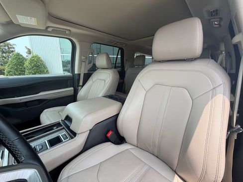 Used 2024 Ford Expedition Max Limited RWD image 10