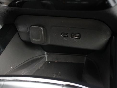 Used 2025 Chevrolet Trax RS w/ Sunroof Package image 39