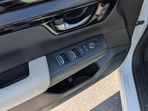 Used 2025 Honda CR-V EX-L image 19